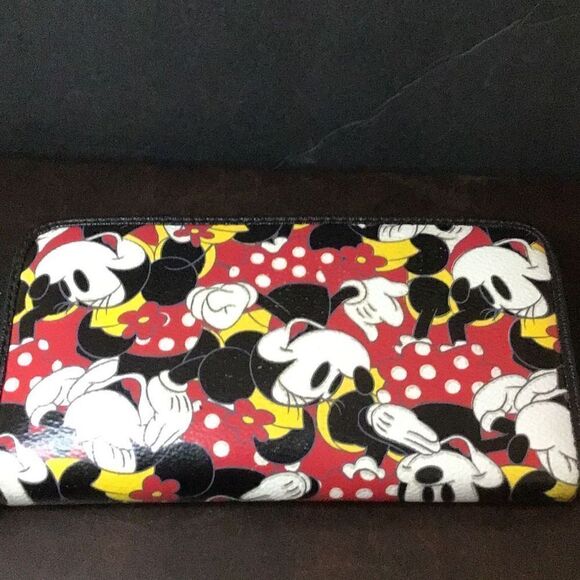 Wallet, Minnie mouse, Disney, loungeflywallet, minor dings, shown - Picture 2 of 8